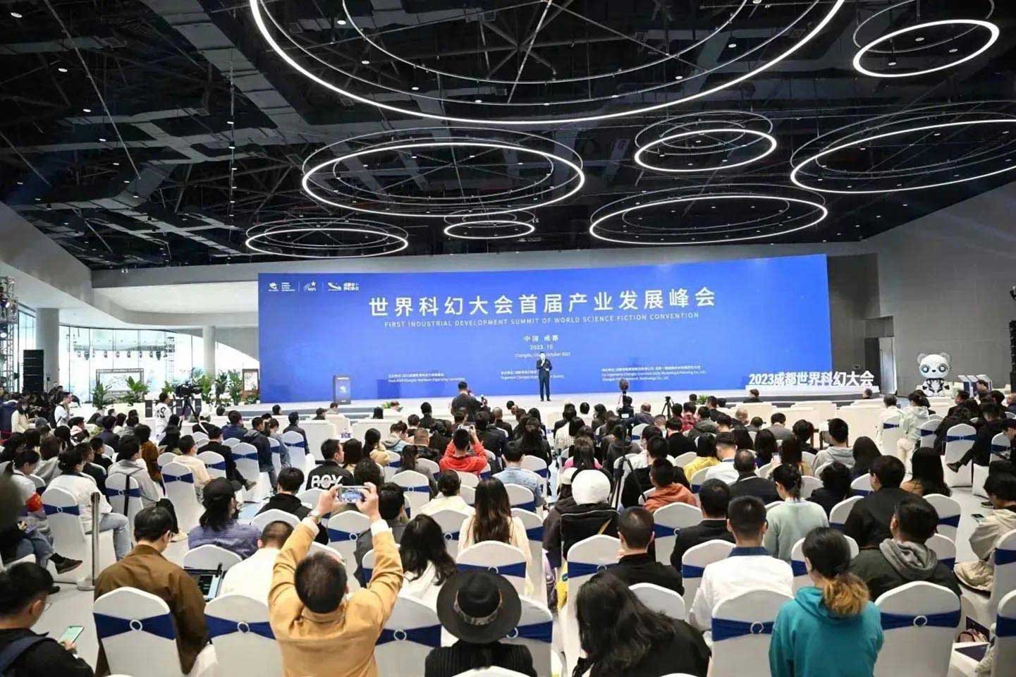 布局科幻内容生态 上影元携手著名科幻作家何夕启动全新IP开发计划