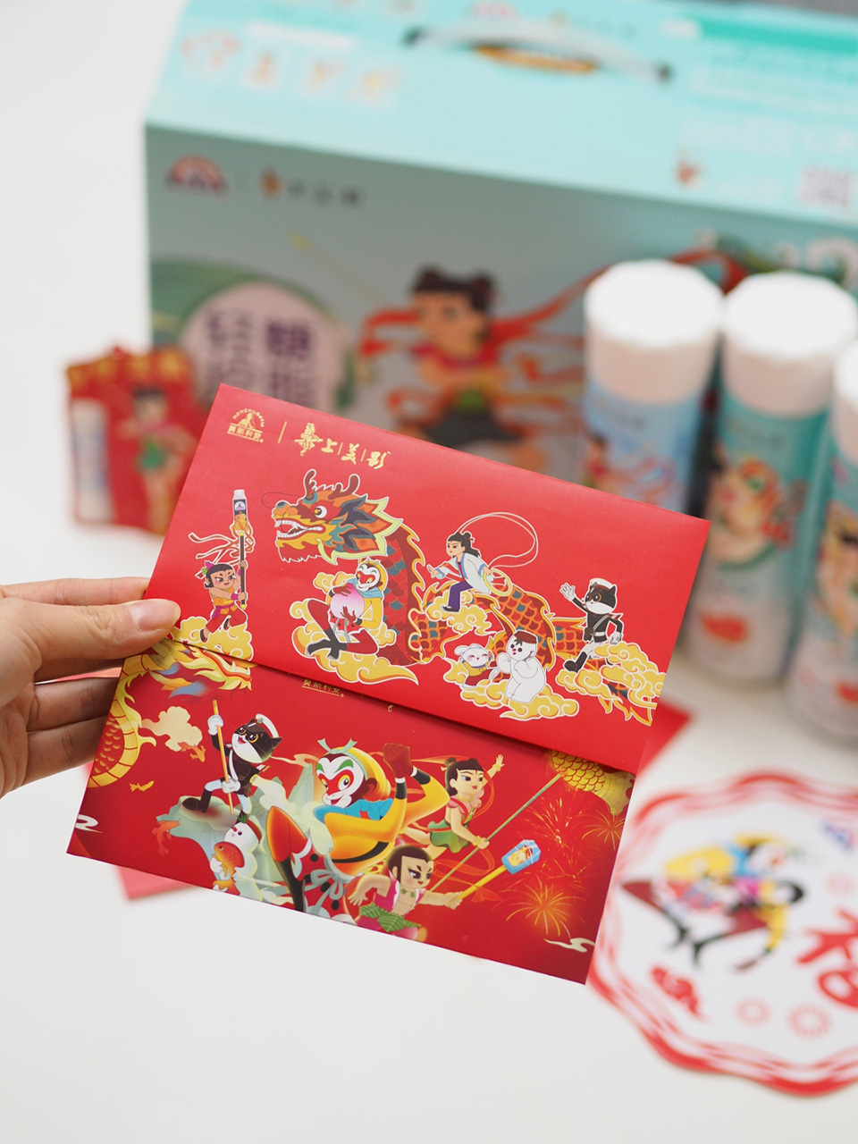 【元·动态】 产品热销,玩法出圈,经典动画IP联动光明莫斯利安,多维度玩转春节营销